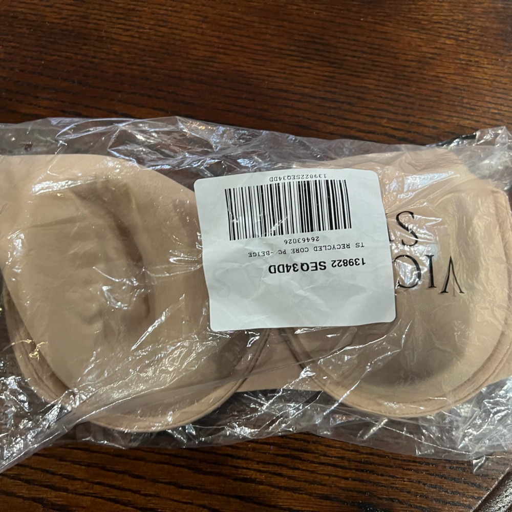 Brand new with tags! Victoria Secret t-shirt bra. 34DD